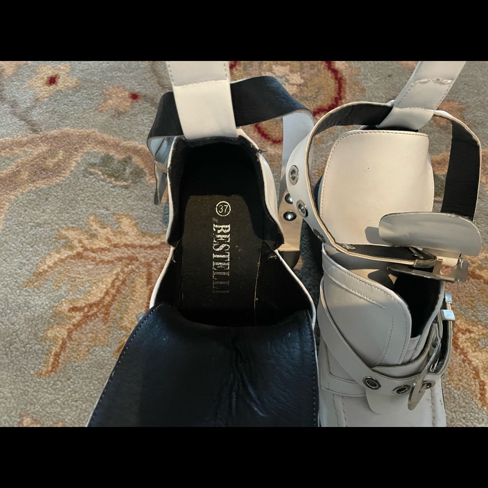 Boots - Picture 3 of 3